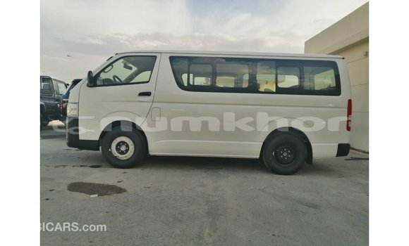 Buy Import Toyota Hiace White Car in Import - Dubai in Bumthang Buy Import Toyota Hiace White Car in Import - Dubai in Bumthang