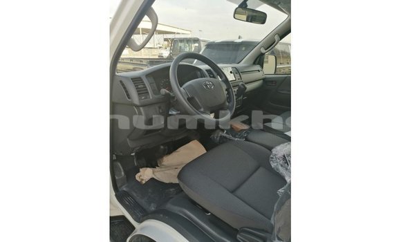 Buy Import Toyota Hiace White Car in Import - Dubai in Bumthang Buy Import Toyota Hiace White Car in Import - Dubai in Bumthang