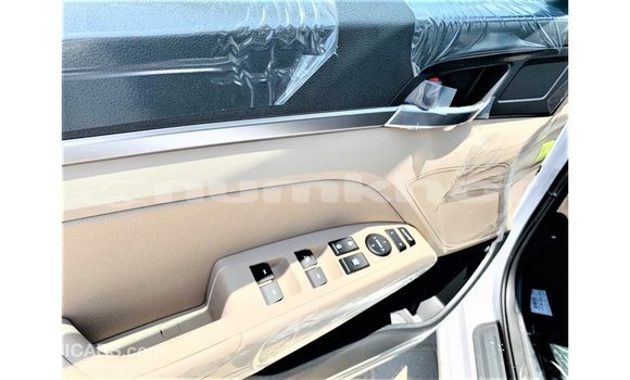 Buy Import Hyundai Elantra White Car in Import - Dubai in Bumthang Buy Import Hyundai Elantra White Car in Import - Dubai in Bumthang