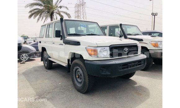 Buy Import Toyota Land Cruiser White Car in Import - Dubai in Bumthang Buy Import Toyota Land Cruiser White Car in Import - Dubai in Bumthang