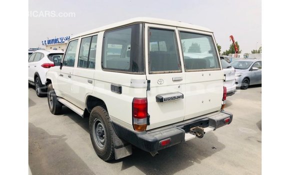Buy Import Toyota Land Cruiser White Car in Import - Dubai in Bumthang Buy Import Toyota Land Cruiser White Car in Import - Dubai in Bumthang