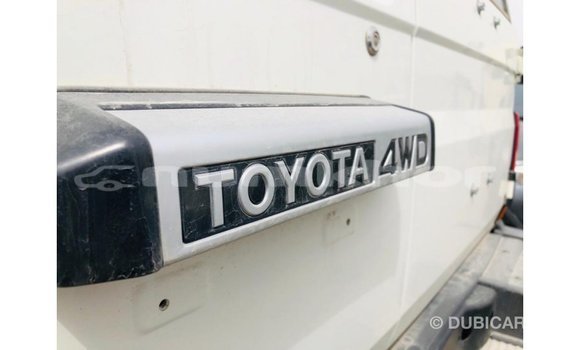 Buy Import Toyota Land Cruiser White Car in Import - Dubai in Bumthang Buy Import Toyota Land Cruiser White Car in Import - Dubai in Bumthang