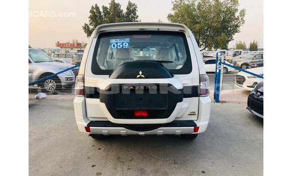 Buy Import Mitsubishi Pajero White Car in Import - Dubai in Bumthang Buy Import Mitsubishi Pajero White Car in Import - Dubai in Bumthang