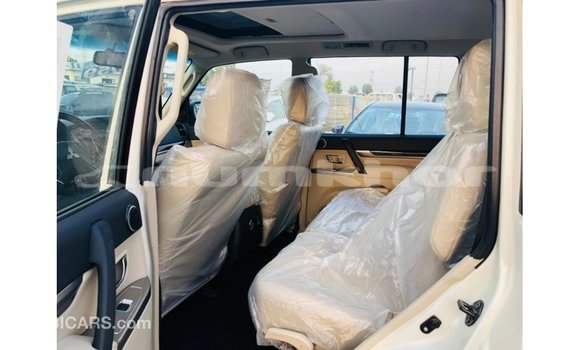 Buy Import Mitsubishi Pajero White Car in Import - Dubai in Bumthang Buy Import Mitsubishi Pajero White Car in Import - Dubai in Bumthang