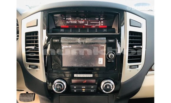 Buy Import Mitsubishi Pajero White Car in Import - Dubai in Bumthang Buy Import Mitsubishi Pajero White Car in Import - Dubai in Bumthang