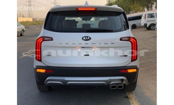 Buy Import Kia Carens White Car in Import - Dubai in Bumthang Buy Import Kia Carens White Car in Import - Dubai in Bumthang