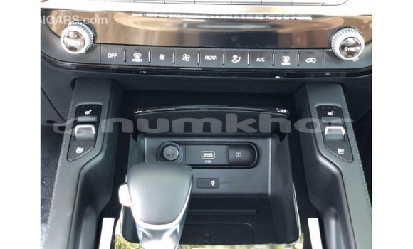 Buy Import Kia Carens White Car in Import - Dubai in Bumthang Buy Import Kia Carens White Car in Import - Dubai in Bumthang