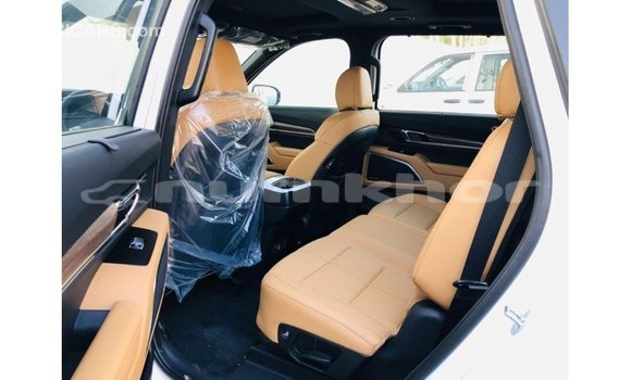 Buy Import Kia Carens White Car in Import - Dubai in Bumthang Buy Import Kia Carens White Car in Import - Dubai in Bumthang