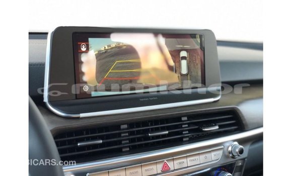 Buy Import Kia Carens White Car in Import - Dubai in Bumthang Buy Import Kia Carens White Car in Import - Dubai in Bumthang