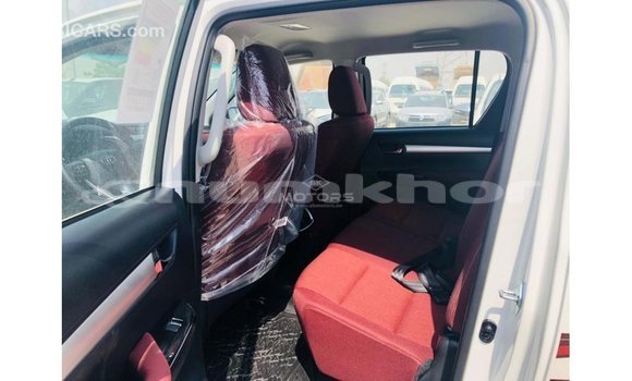 Buy Import Toyota Hilux White Car in Import - Dubai in Bumthang Buy Import Toyota Hilux White Car in Import - Dubai in Bumthang