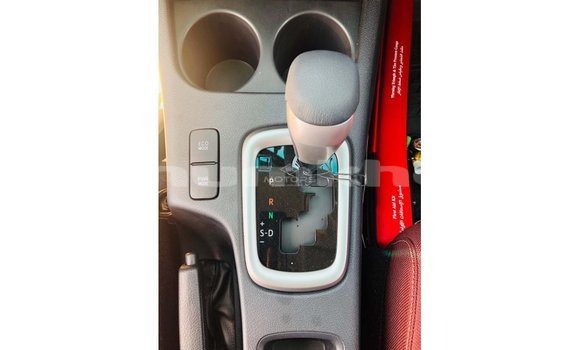 Buy Import Toyota Hilux White Car in Import - Dubai in Bumthang Buy Import Toyota Hilux White Car in Import - Dubai in Bumthang