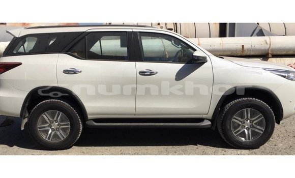 Buy Import Toyota Fortuner White Car in Import - Dubai in Bumthang Buy Import Toyota Fortuner White Car in Import - Dubai in Bumthang
