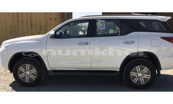 Buy Import Toyota Fortuner White Car in Import - Dubai in Bumthang Buy Import Toyota Fortuner White Car in Import - Dubai in Bumthang