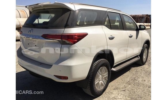 Buy Import Toyota Fortuner White Car in Import - Dubai in Bumthang Buy Import Toyota Fortuner White Car in Import - Dubai in Bumthang