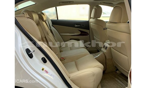 Buy Import Lexus GS White Car in Import - Dubai in Bumthang Buy Import Lexus GS White Car in Import - Dubai in Bumthang