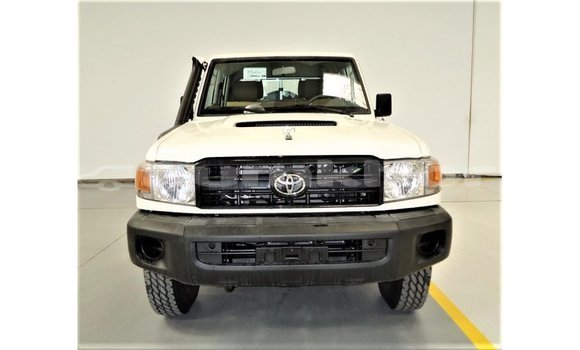 Buy Import Toyota Land Cruiser White Car in Import - Dubai in Bumthang