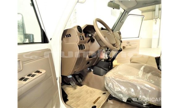 Buy Import Toyota Land Cruiser White Car in Import - Dubai in Bumthang Buy Import Toyota Land Cruiser White Car in Import - Dubai in Bumthang