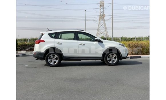 Buy Import Toyota 4Runner White Car in Import - Dubai in Bumthang Buy Import Toyota 4Runner White Car in Import - Dubai in Bumthang