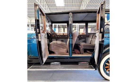 Buy Import Buick Electra Blue Car in Import - Dubai in Bumthang Buy Import Buick Electra Blue Car in Import - Dubai in Bumthang