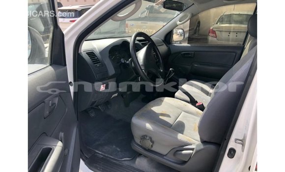 Buy Import Toyota Hilux White Car in Import - Dubai in Bumthang Buy Import Toyota Hilux White Car in Import - Dubai in Bumthang