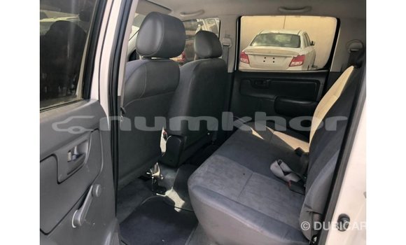Buy Import Toyota Hilux White Car in Import - Dubai in Bumthang Buy Import Toyota Hilux White Car in Import - Dubai in Bumthang