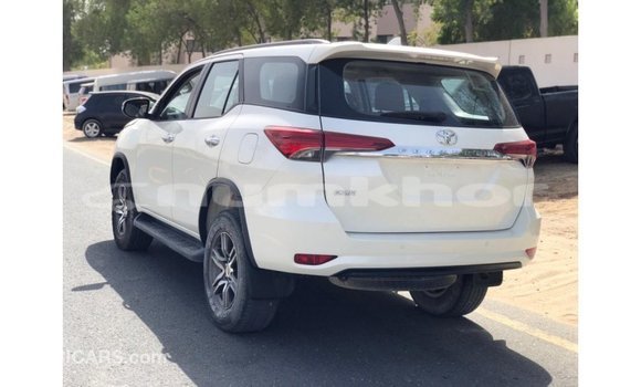 Buy Import Toyota Fortuner White Car in Import - Dubai in Bumthang Buy Import Toyota Fortuner White Car in Import - Dubai in Bumthang