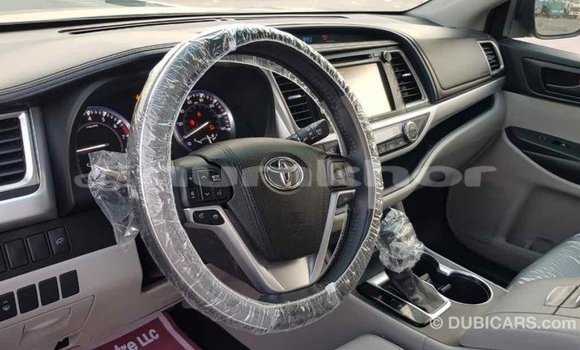 Buy Import Toyota Highlander Other Car in Import - Dubai in Bumthang Buy Import Toyota Highlander Other Car in Import - Dubai in Bumthang