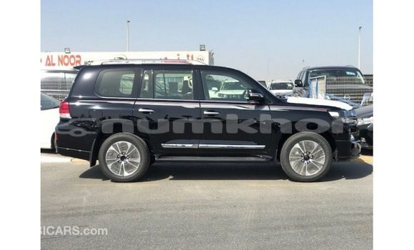 Buy Import Toyota Land Cruiser Black Car in Import - Dubai in Bumthang Buy Import Toyota Land Cruiser Black Car in Import - Dubai in Bumthang
