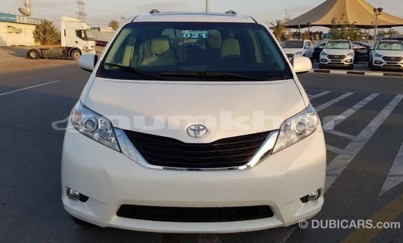 Buy Import Toyota Sienna White Car in Import - Dubai in Bumthang Buy Import Toyota Sienna White Car in Import - Dubai in Bumthang
