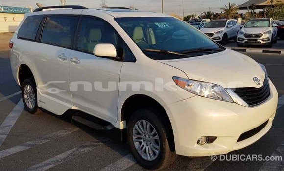 Buy Import Toyota Sienna White Car in Import - Dubai in Bumthang Buy Import Toyota Sienna White Car in Import - Dubai in Bumthang
