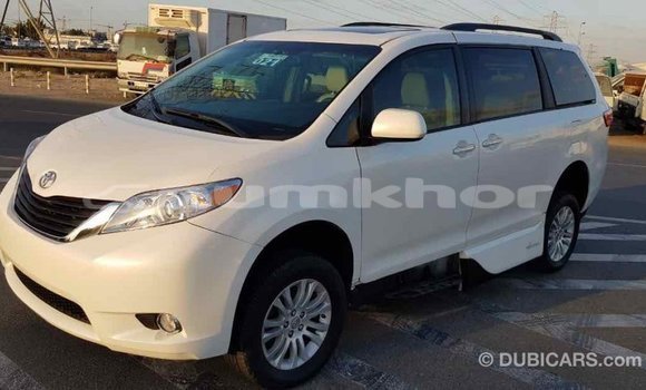 Buy Import Toyota Sienna White Car in Import - Dubai in Bumthang Buy Import Toyota Sienna White Car in Import - Dubai in Bumthang
