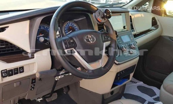 Buy Import Toyota Sienna White Car in Import - Dubai in Bumthang Buy Import Toyota Sienna White Car in Import - Dubai in Bumthang