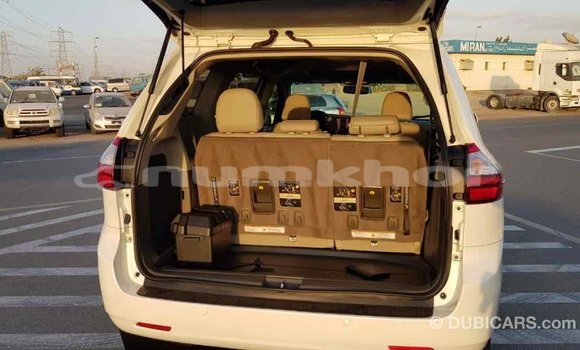 Buy Import Toyota Sienna White Car in Import - Dubai in Bumthang Buy Import Toyota Sienna White Car in Import - Dubai in Bumthang
