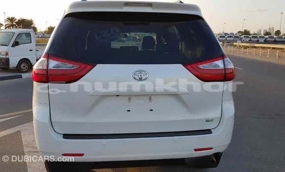 Buy Import Toyota Sienna White Car in Import - Dubai in Bumthang Buy Import Toyota Sienna White Car in Import - Dubai in Bumthang