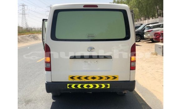Buy Import Toyota Hiace White Car in Import - Dubai in Bumthang Buy Import Toyota Hiace White Car in Import - Dubai in Bumthang