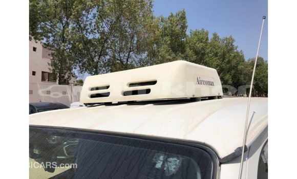 Buy Import Toyota Hiace White Car in Import - Dubai in Bumthang Buy Import Toyota Hiace White Car in Import - Dubai in Bumthang