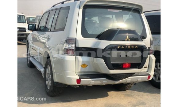 Buy Import Mitsubishi Pajero Black Car in Import - Dubai in Bumthang Buy Import Mitsubishi Pajero Black Car in Import - Dubai in Bumthang