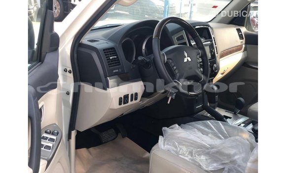 Buy Import Mitsubishi Pajero Black Car in Import - Dubai in Bumthang Buy Import Mitsubishi Pajero Black Car in Import - Dubai in Bumthang