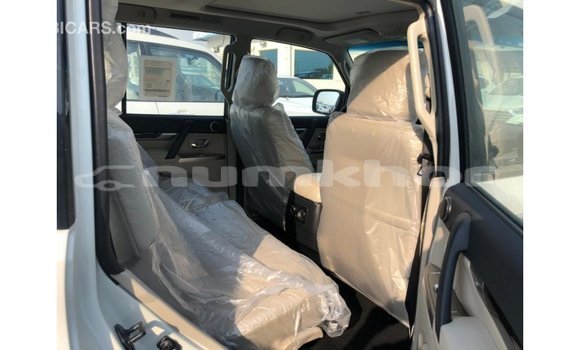 Buy Import Mitsubishi Pajero Black Car in Import - Dubai in Bumthang Buy Import Mitsubishi Pajero Black Car in Import - Dubai in Bumthang