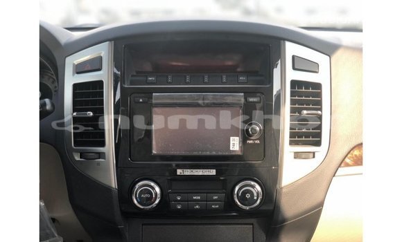 Buy Import Mitsubishi Pajero Black Car in Import - Dubai in Bumthang Buy Import Mitsubishi Pajero Black Car in Import - Dubai in Bumthang