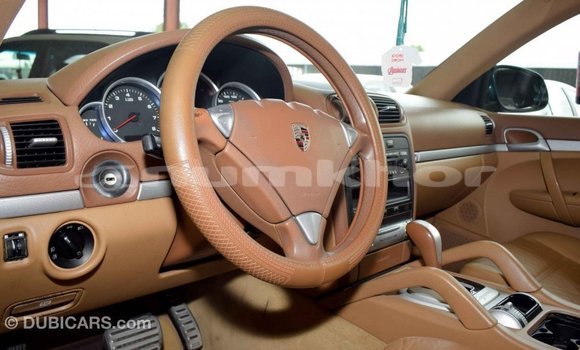 Buy Import Porsche Cayenne Green Car in Import - Dubai in Bumthang Buy Import Porsche Cayenne Green Car in Import - Dubai in Bumthang