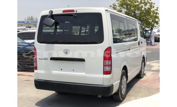 Buy Import Toyota Hiace White Car in Import - Dubai in Bumthang Buy Import Toyota Hiace White Car in Import - Dubai in Bumthang