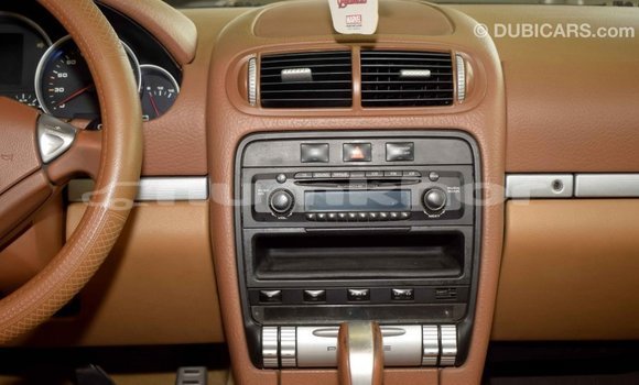 Buy Import Porsche Cayenne Green Car in Import - Dubai in Bumthang Buy Import Porsche Cayenne Green Car in Import - Dubai in Bumthang