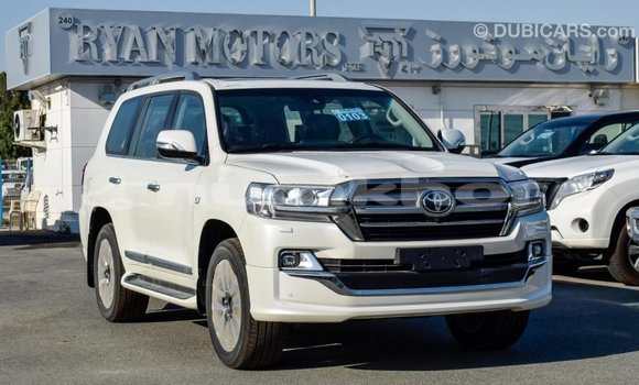 Buy Import Toyota Land Cruiser White Car in Import - Dubai in Bumthang Buy Import Toyota Land Cruiser White Car in Import - Dubai in Bumthang