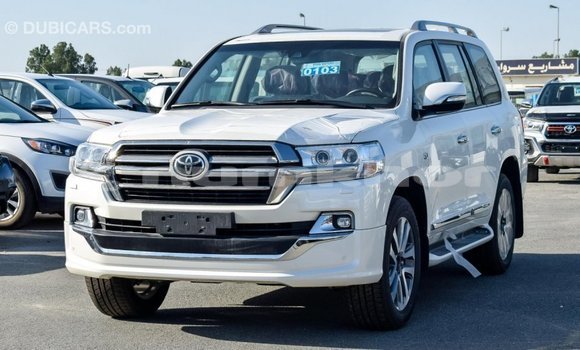 Buy Import Toyota Land Cruiser White Car in Import - Dubai in Bumthang Buy Import Toyota Land Cruiser White Car in Import - Dubai in Bumthang