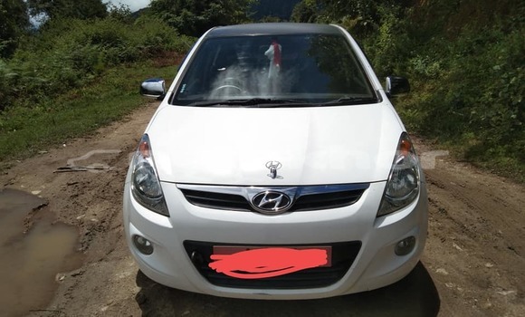 Buy Used Hyundai i20 White Car in Thimphu in Timphu Buy Used Hyundai i20 White Car in Thimphu in Timphu