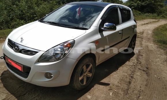 Buy Used Hyundai i20 White Car in Thimphu in Timphu Buy Used Hyundai i20 White Car in Thimphu in Timphu