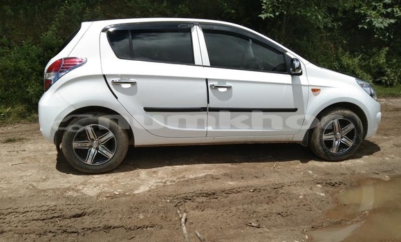 Buy Used Hyundai i20 White Car in Thimphu in Timphu Buy Used Hyundai i20 White Car in Thimphu in Timphu