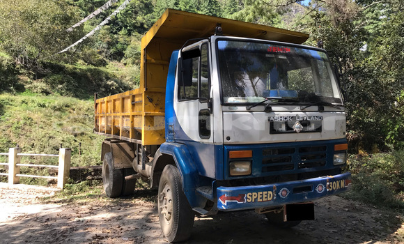 Buy Used Caterpillar 120 White Truck in Thimphu in Timphu Buy Used Caterpillar 120 White Truck in Thimphu in Timphu