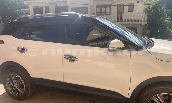 Buy Used Hyundai Creta White Car in Thimphu in Timphu Buy Used Hyundai Creta White Car in Thimphu in Timphu